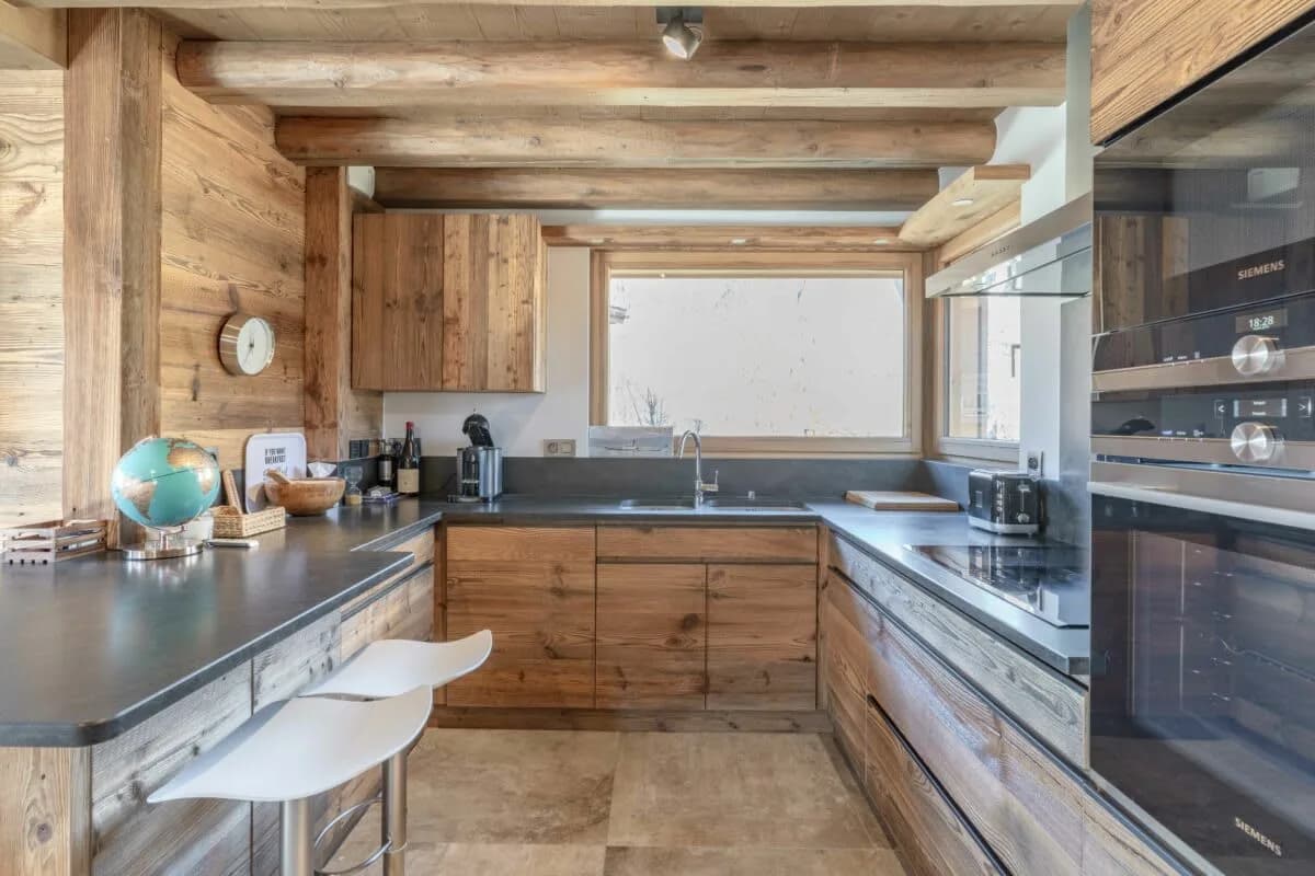 Light-Filled Chalet Offering True Mountain Comfort photo 4