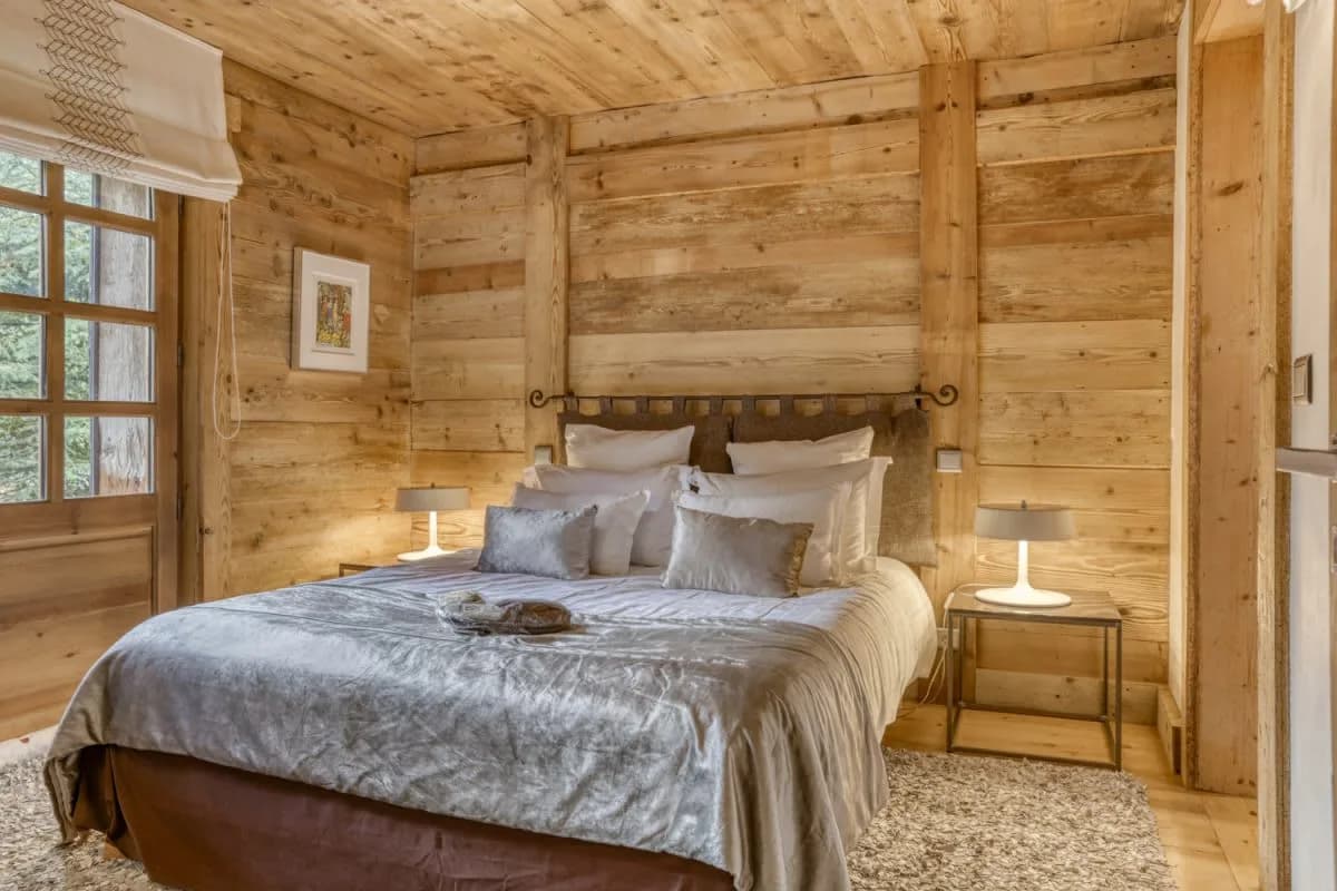 Traditional Chalet Blending Comfort And Nature photo 3