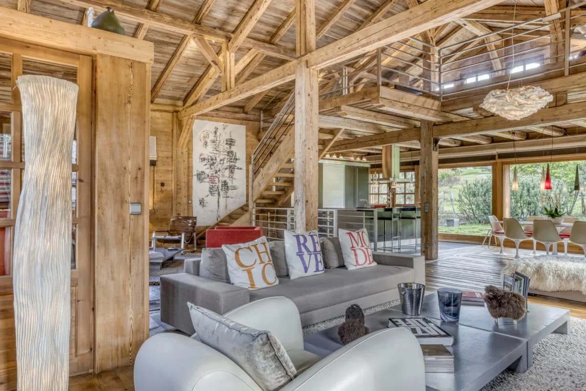 Traditional Chalet Blending Comfort And Nature photo 4