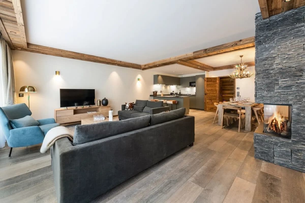 Bright Alpine Apartment With Mountain Views