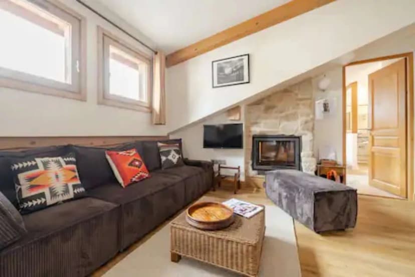 Central Alpine Attic With Fireplace Glow
