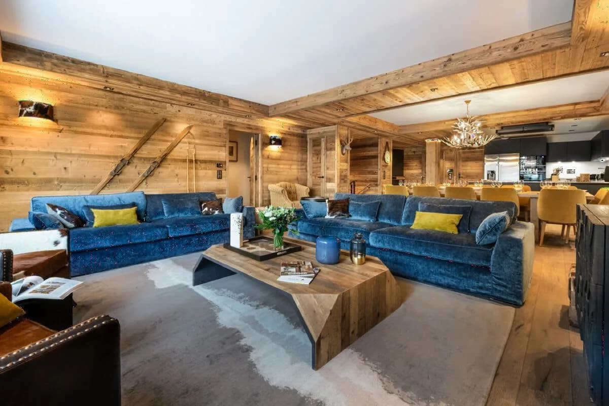 Mountain Getaway With Balconies and Views photo 4
