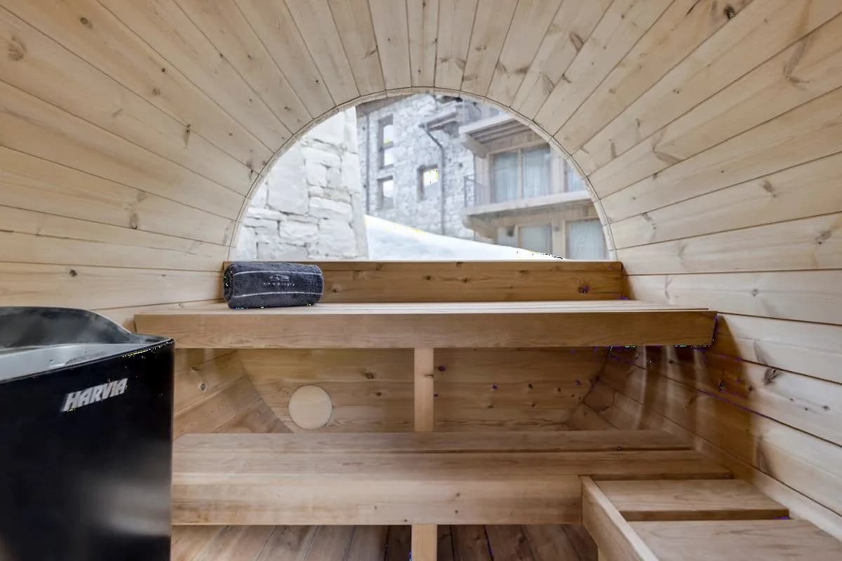 Relaxing Ski Retreat With Outdoor Sauna photo 3