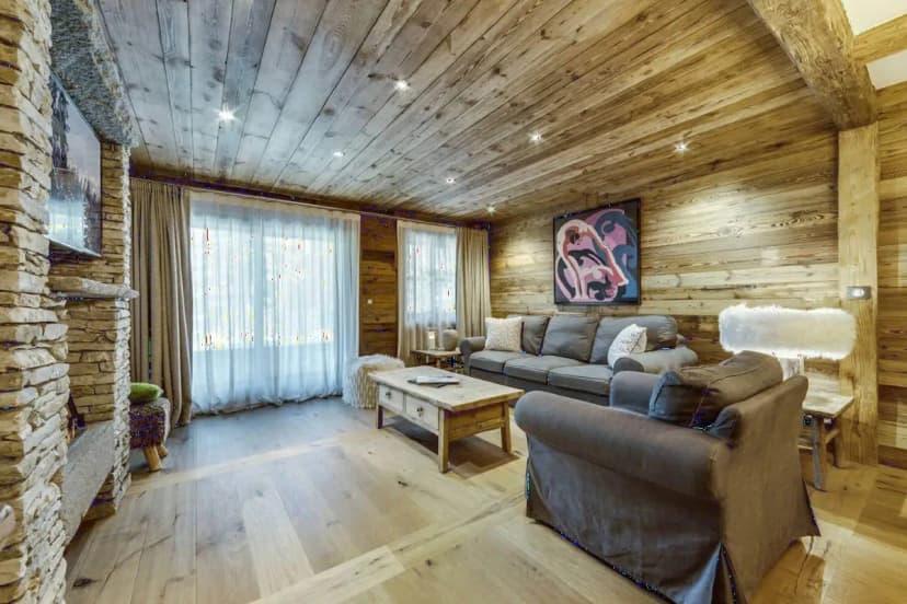 Central Mountain Apartment With Modern Style
