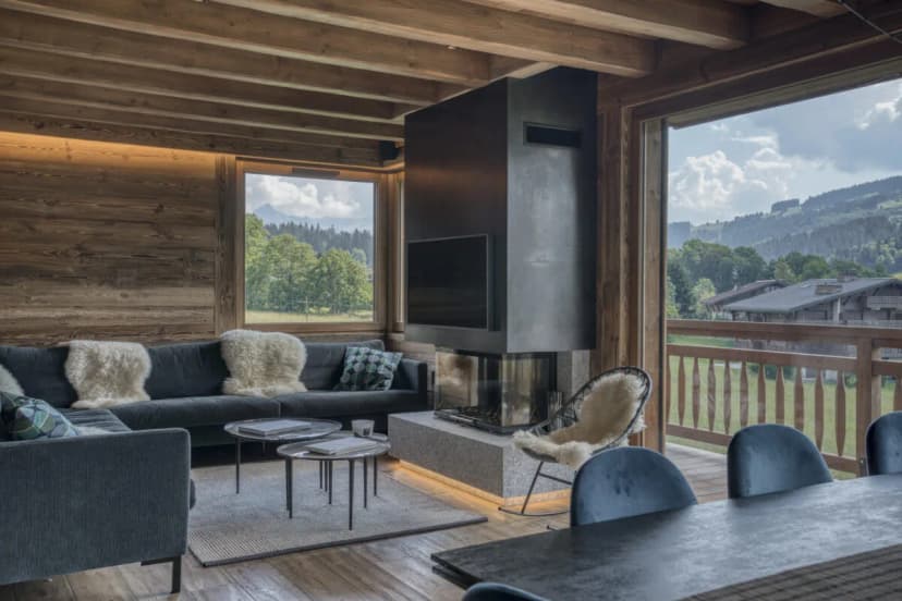Classic Chalet with Slope Access