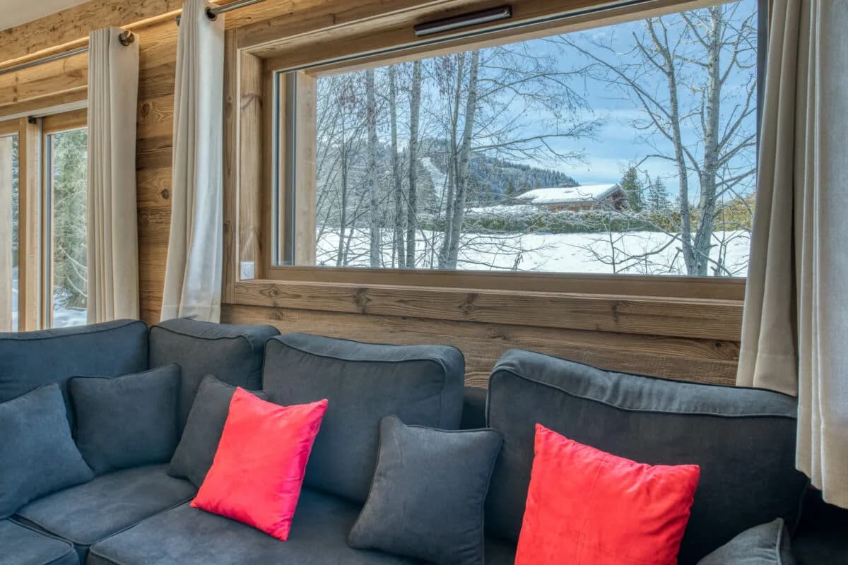 Warm Alpine Chalet With Fireplace photo 4