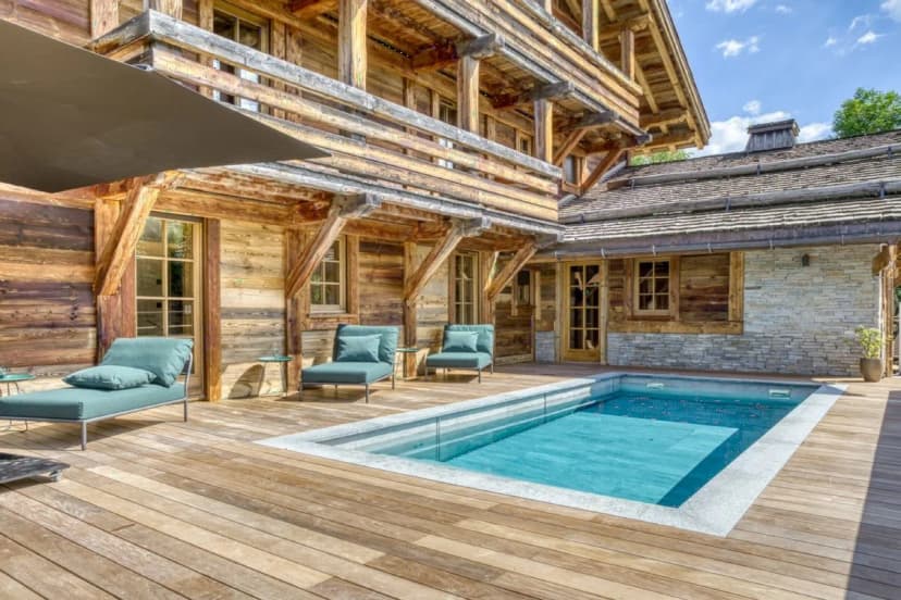 Luxury Village Chalet With Mountain Views