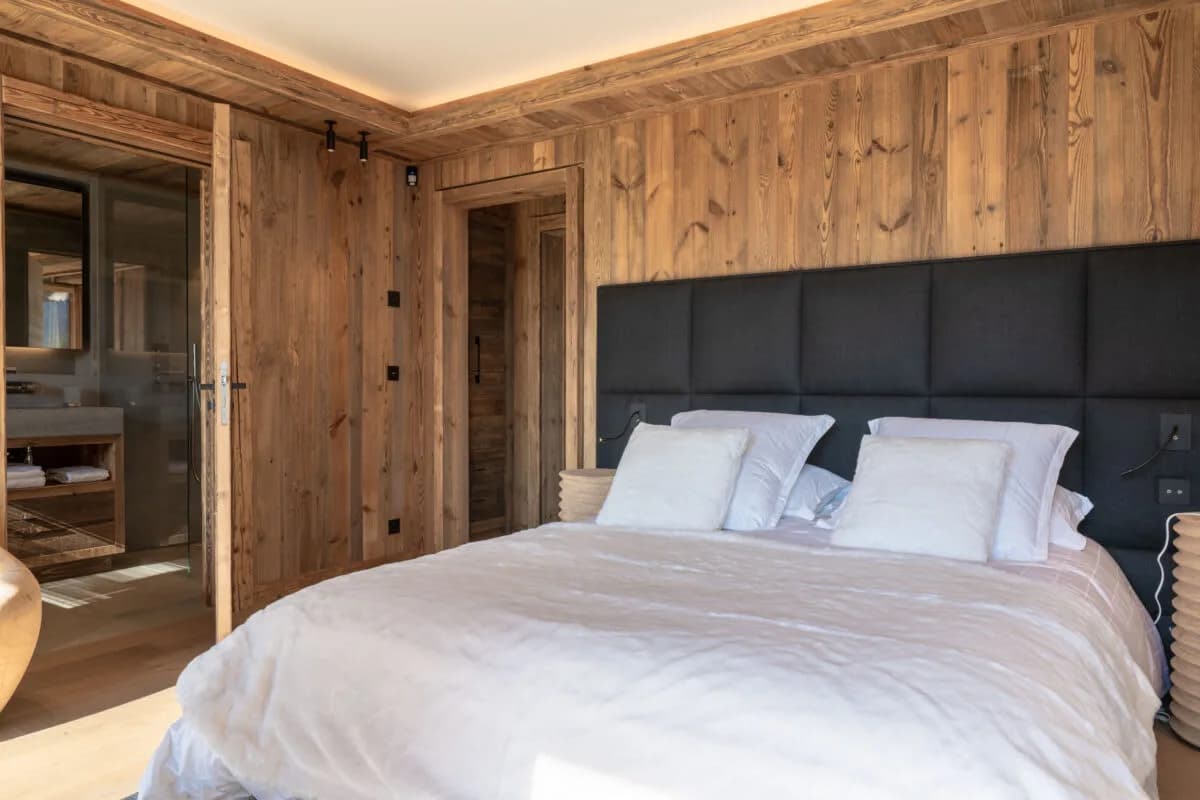 High-End Chalet In Tranquil Alpine Area photo 3
