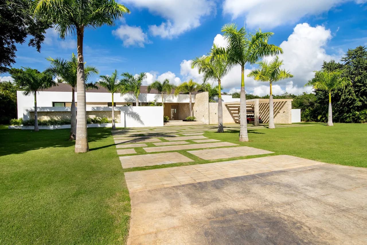 Private Beachfront Estate in La Romana photo 4