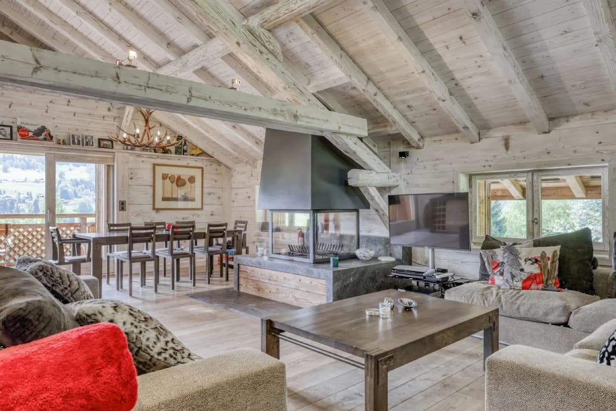 Alpine Chalet Surrounded By Scenic Views photo 2