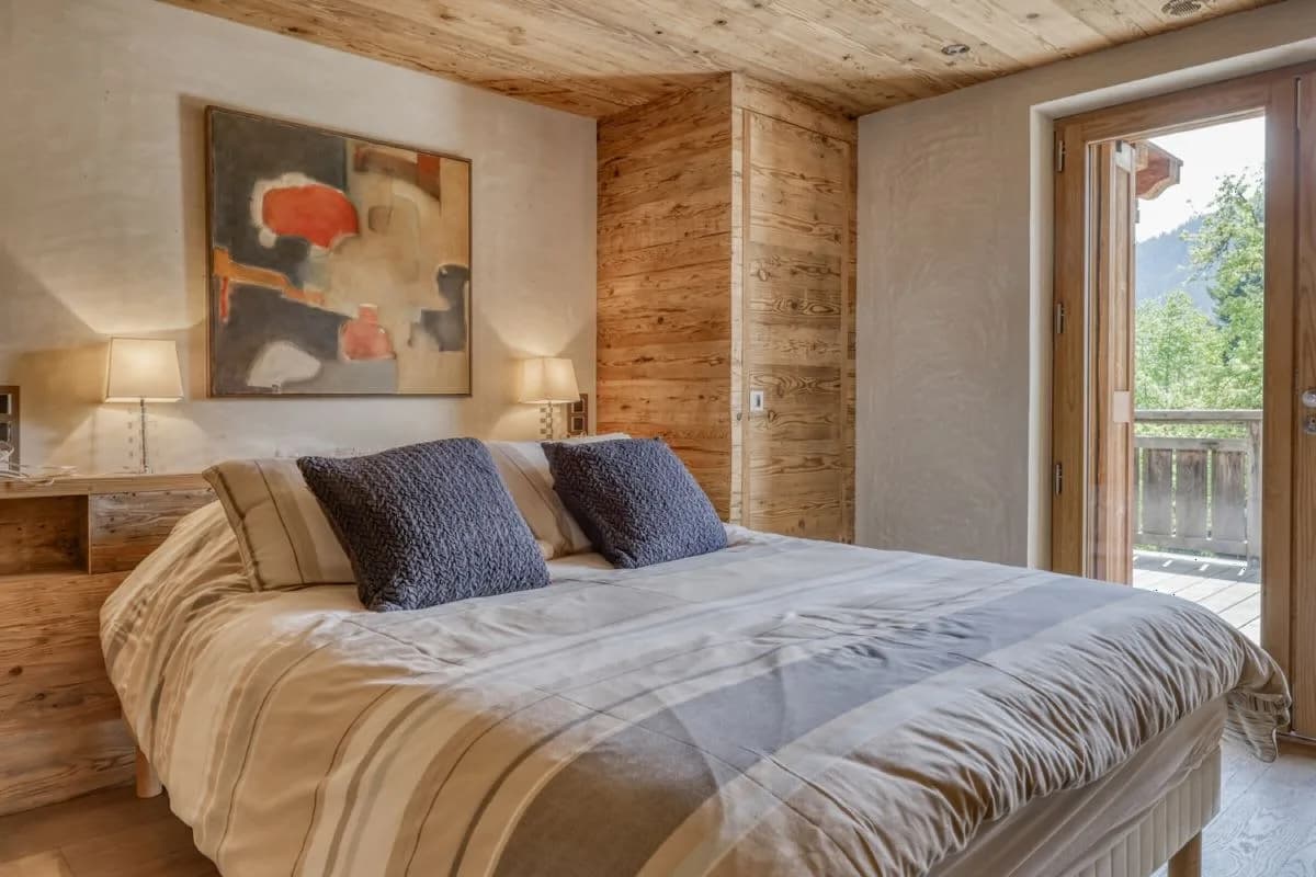 Alpine Chalet Surrounded By Scenic Views photo 3