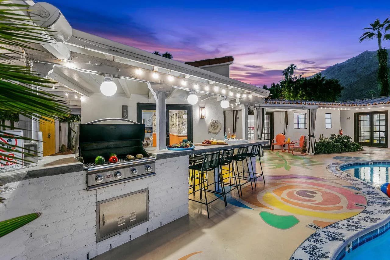 Sprawling Twenty-Three Bedroom Resort in Palm Springs photo 5