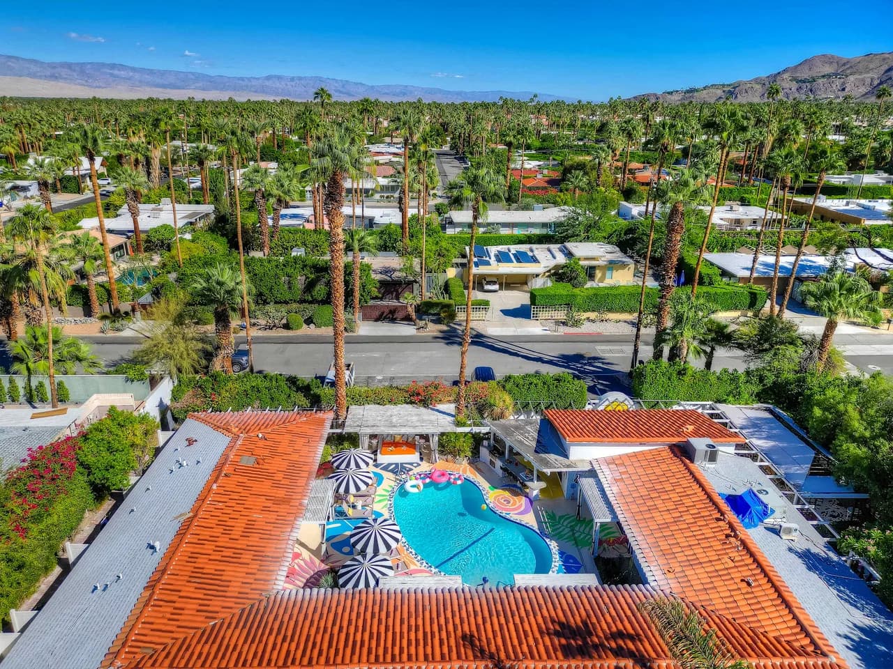 Spacious Twelve Bedroom Retreat in Palm Springs photo 2
