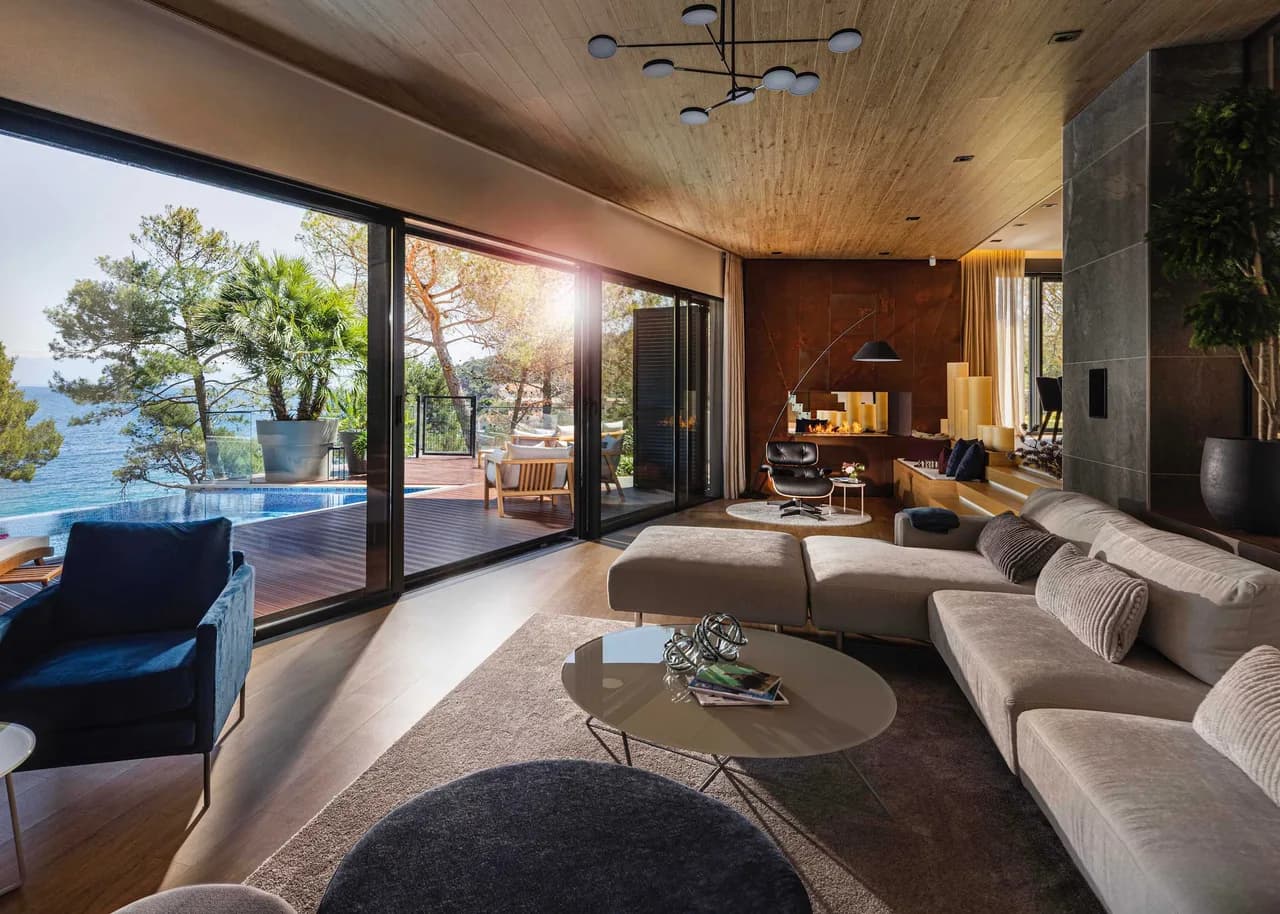 Ultra Luxury Beachfront Retreat With Spa photo 3