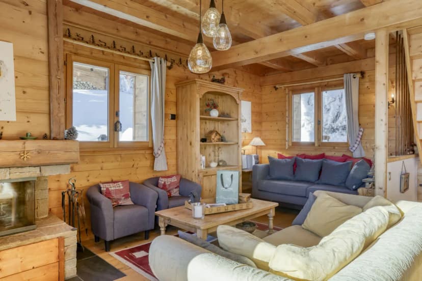 Mountain Escape With Stunning Views