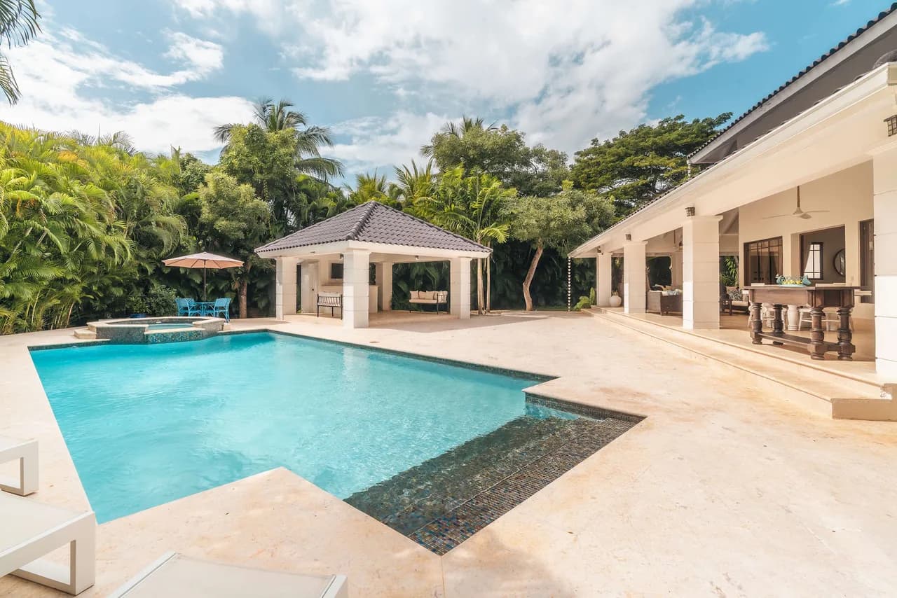Luxurious Six-Bedroom Retreat in La Romana
