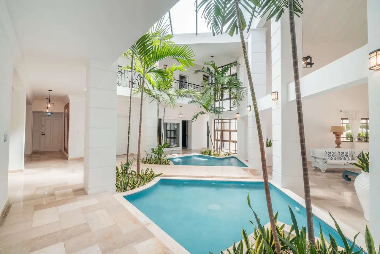 Luxurious Six-Bedroom Retreat in La Romana photo 2