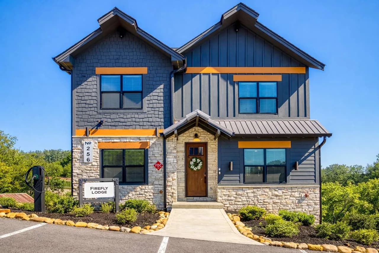 Mountain View Pool Lodge in Smoky Mountains