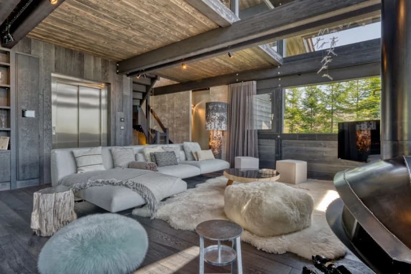 High-End Artistic Chalet In Megève