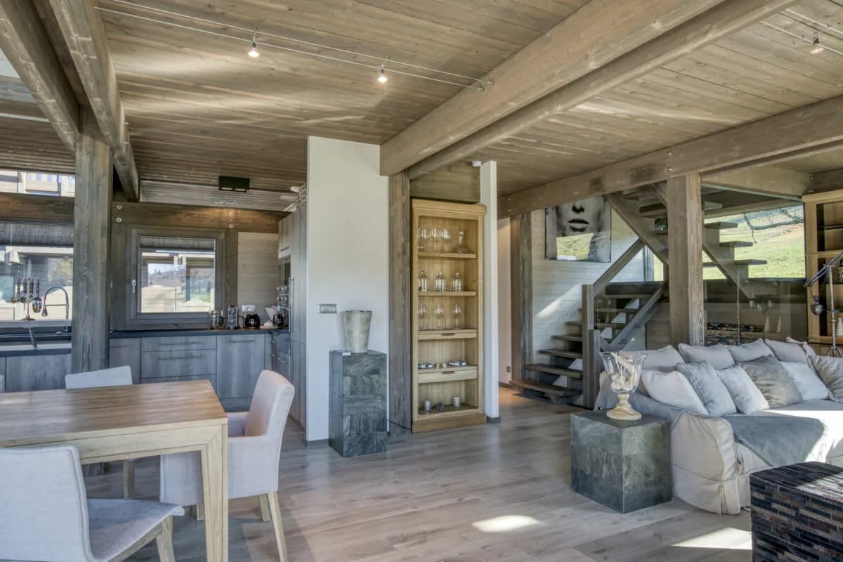 Light-Filled Chalet On Ski Slopes photo 4