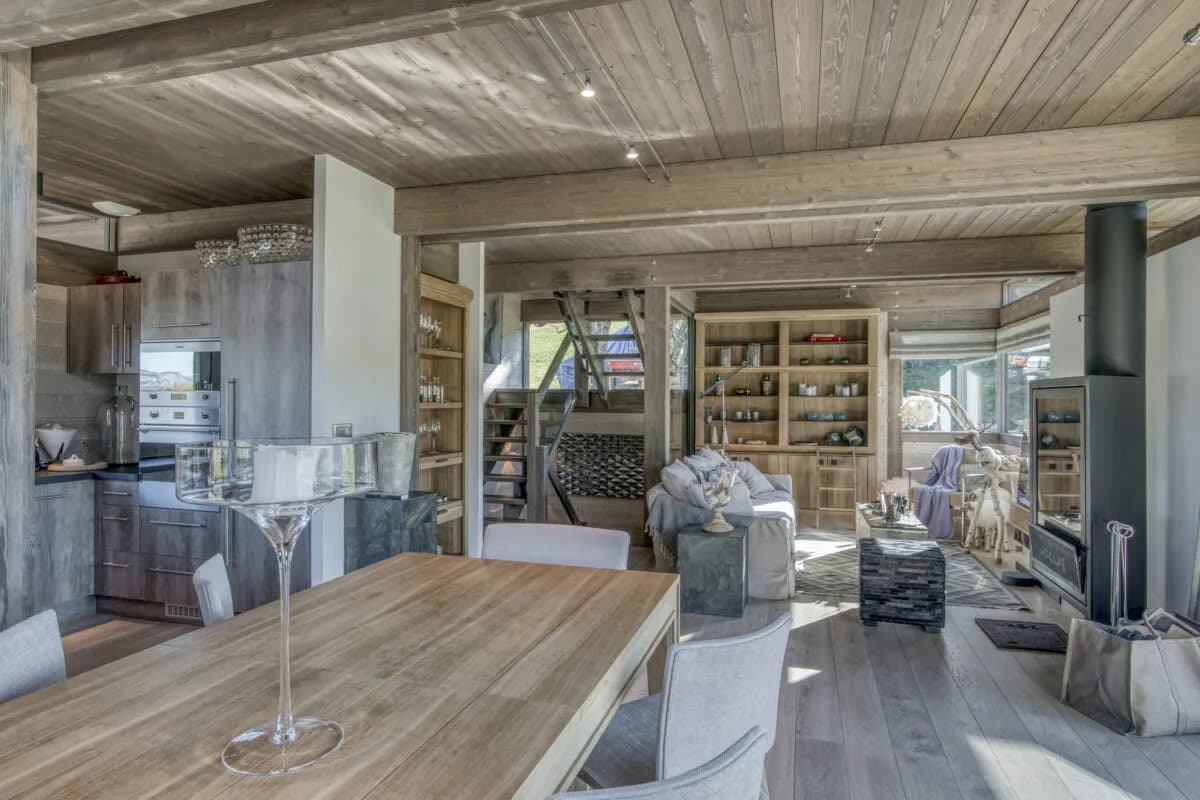 Light-Filled Chalet On Ski Slopes photo 5