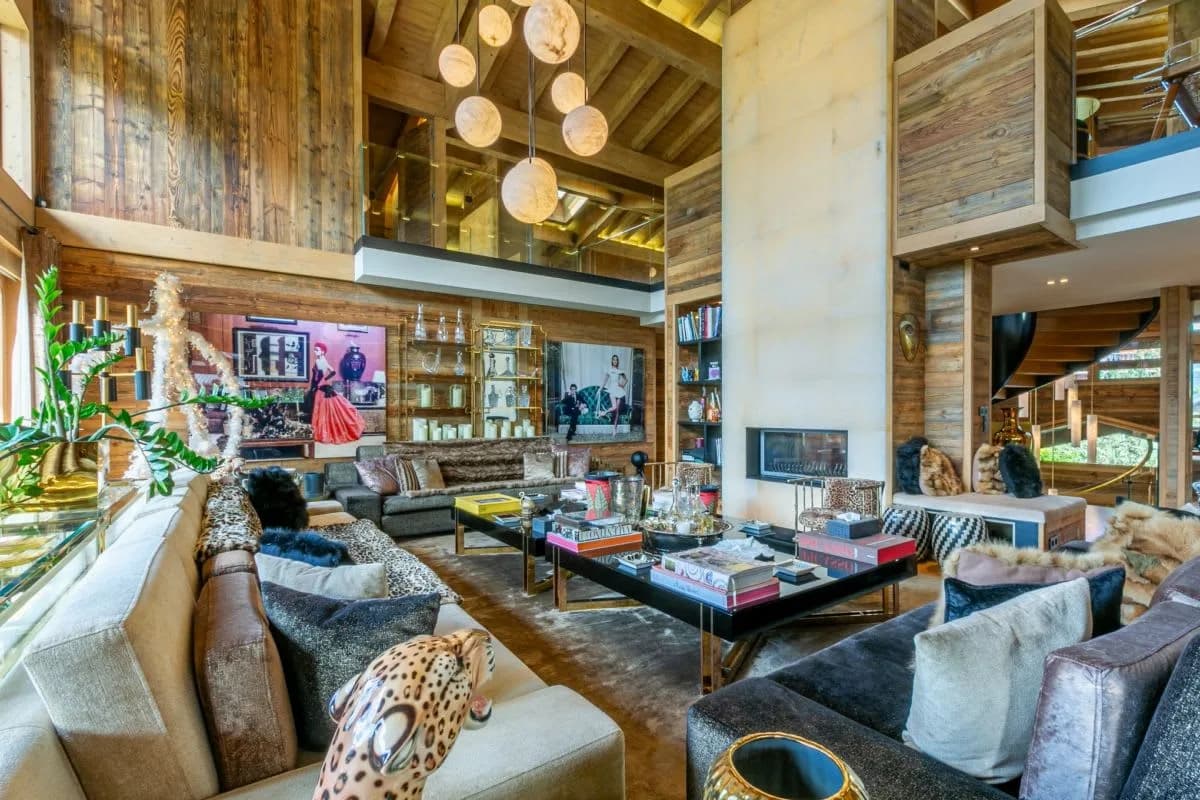 Elegant Chalet With Pool And Jacuzzi photo 2