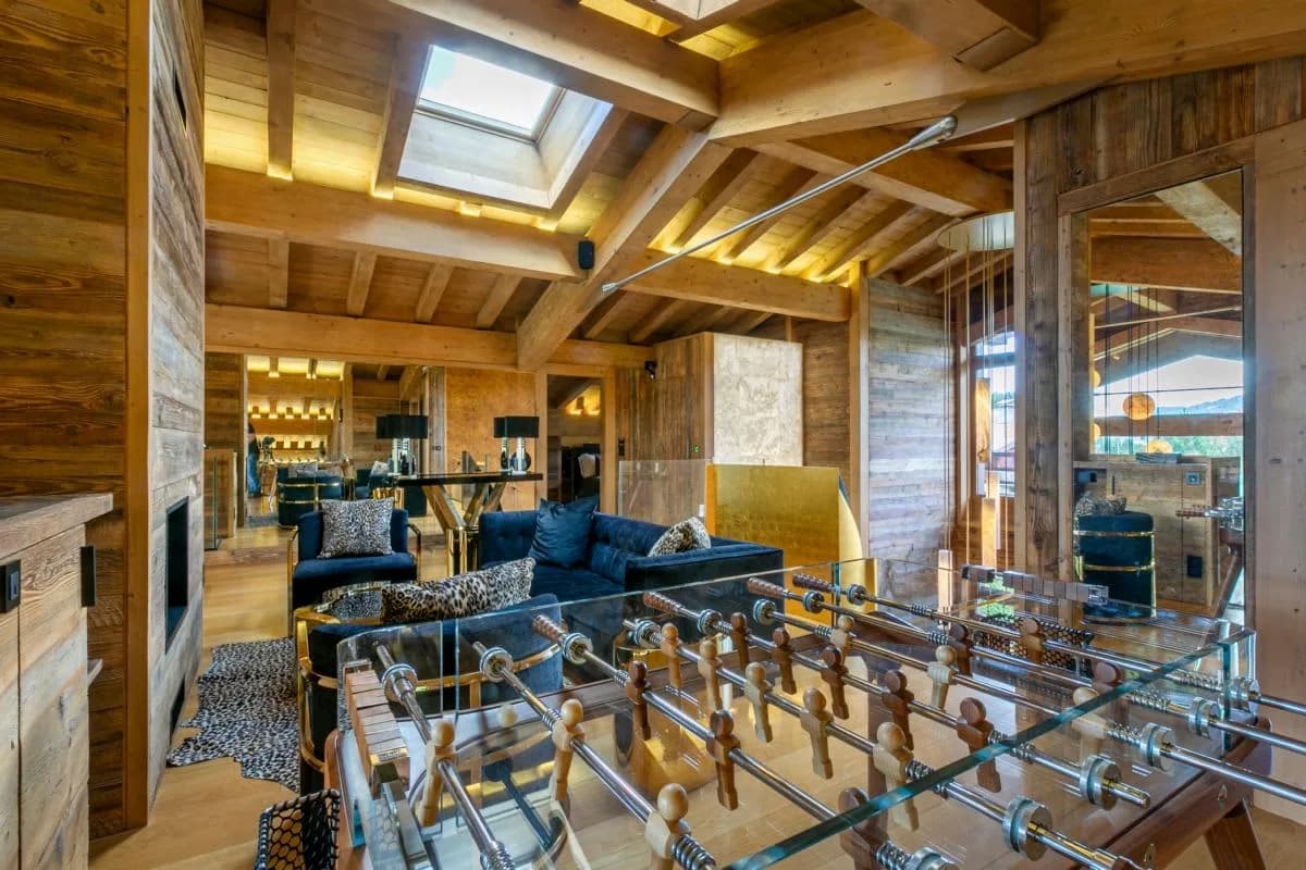 Elegant Chalet With Pool And Jacuzzi photo 5