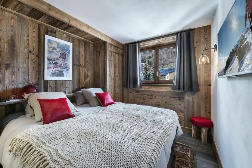 Elegant Ski Apartment With Outdoor Jacuzzi photo 4