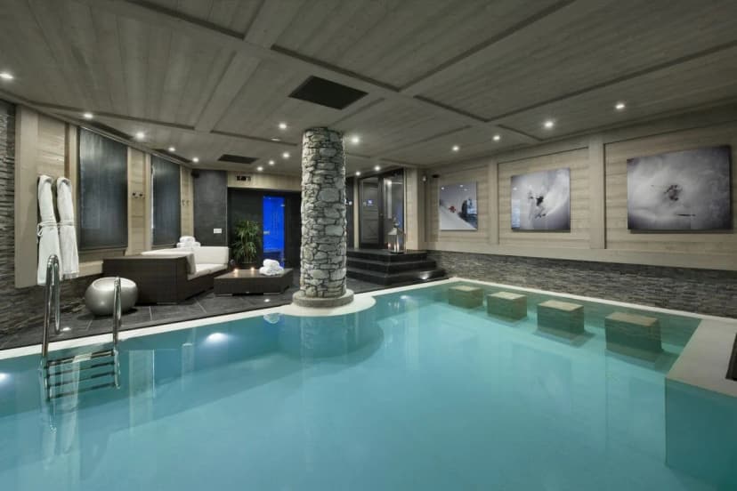 Upscale Mountain Chalet With Spa Facilities