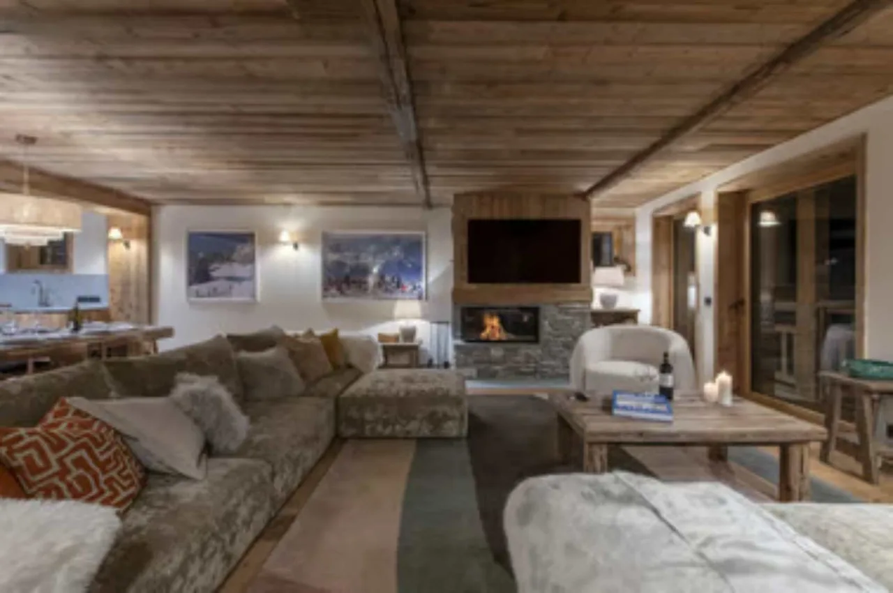 Sophisticated Ski Apartment with Views
