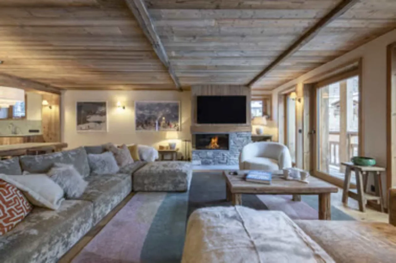 Sophisticated Ski Apartment with Views photo 3