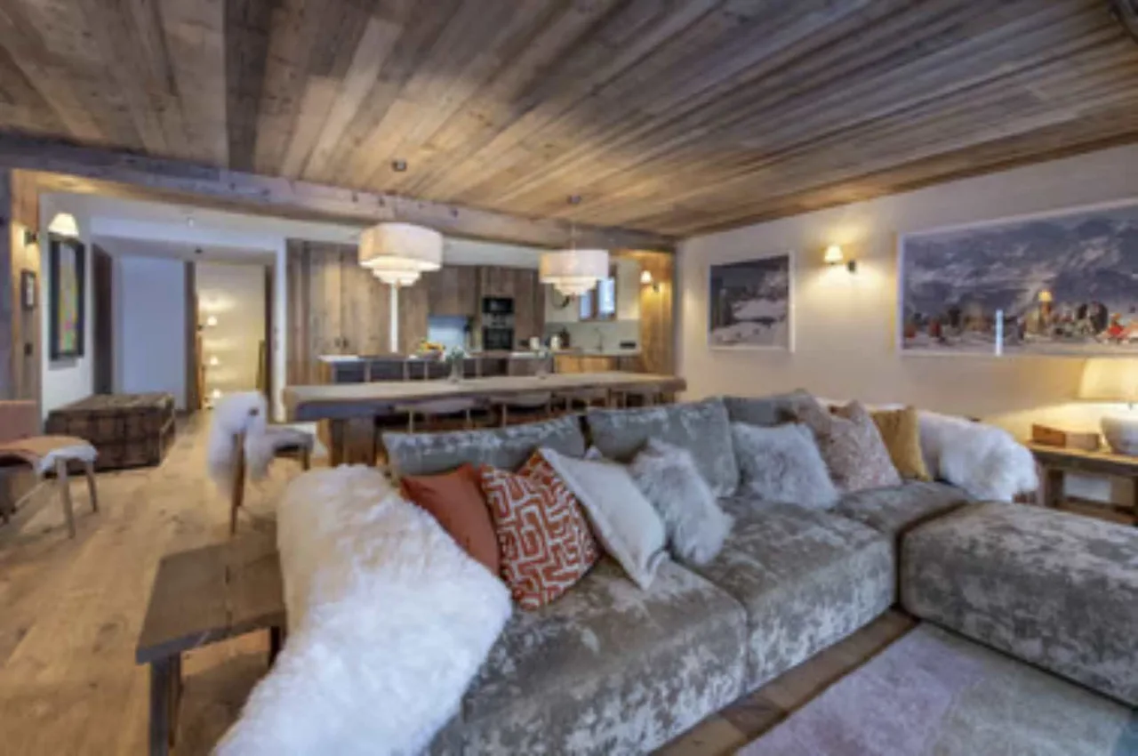 Sophisticated Ski Apartment with Views photo 5