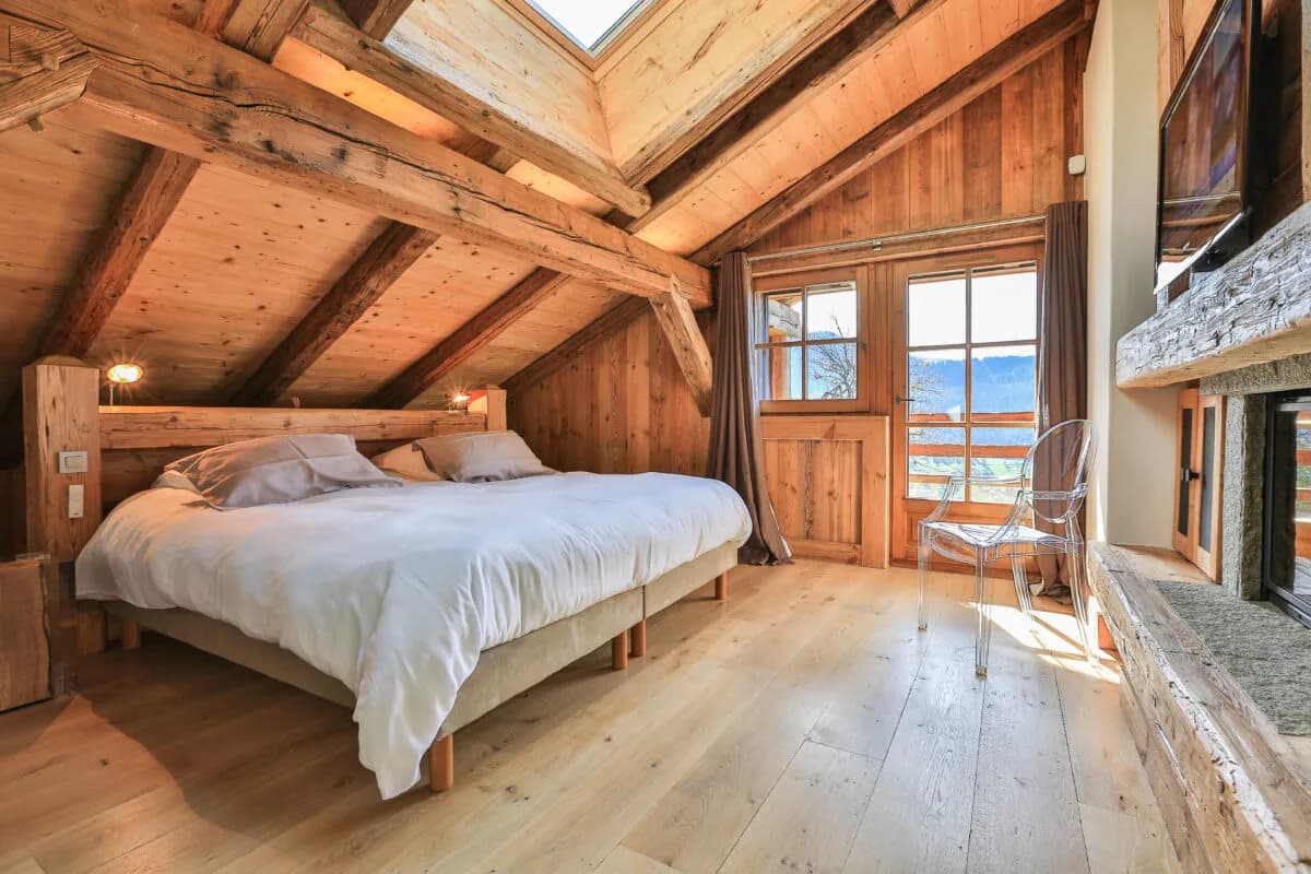 Mountain Retreat Overlooking Mont Blanc Range photo 3