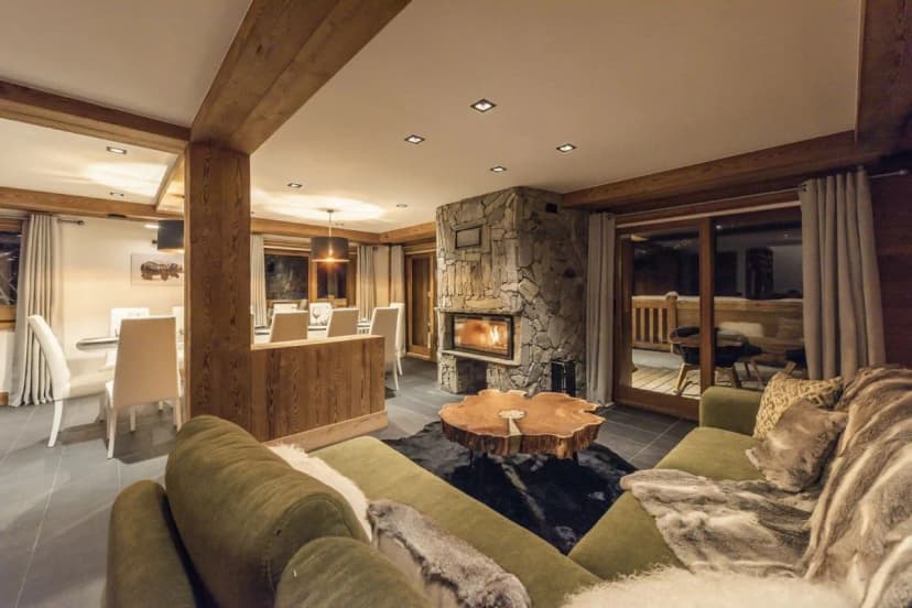 Family Friendly Ski In Out Chalet