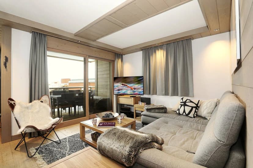 Relaxing Courchevel Apartment With Mountain Views