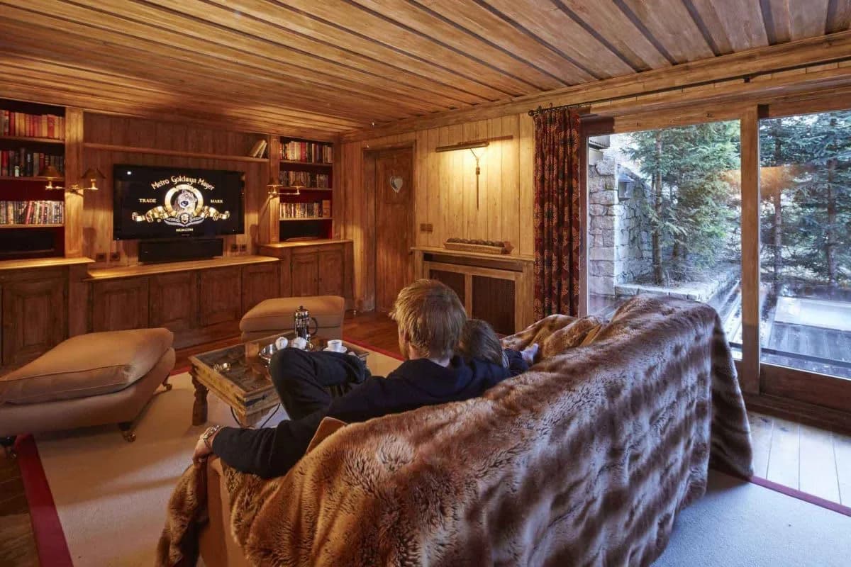 Elegant Chalet With Fireplace And Spa photo 4