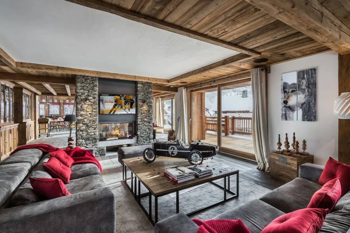 Quiet Chalet Near Méribel Center