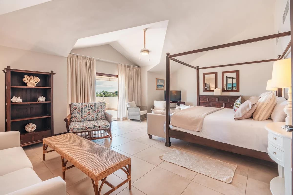 Villa with River and Ocean Views in La Romana photo 5