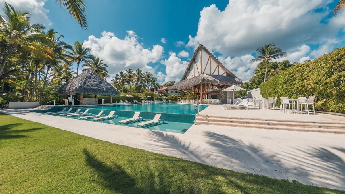Beach Access Three Bedroom Apartment in Samana photo 3