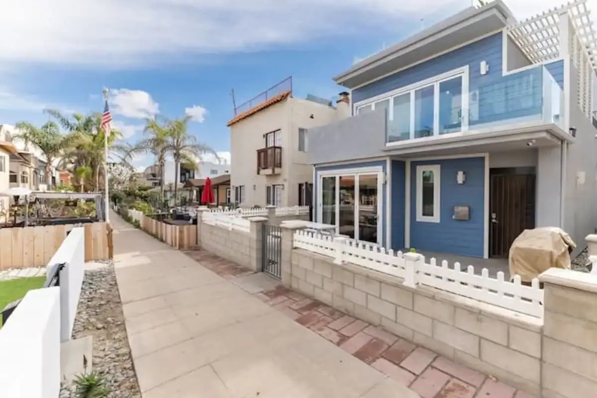 Ocean View Beachfront Two Bedroom in San Diego photo 2