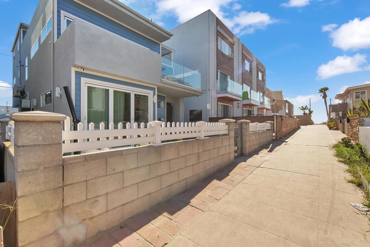 Ocean View Beachfront Two Bedroom in San Diego photo 3