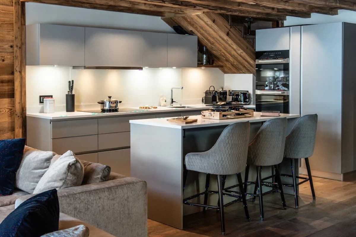 Bright Alpine Penthouse With Views photo 5