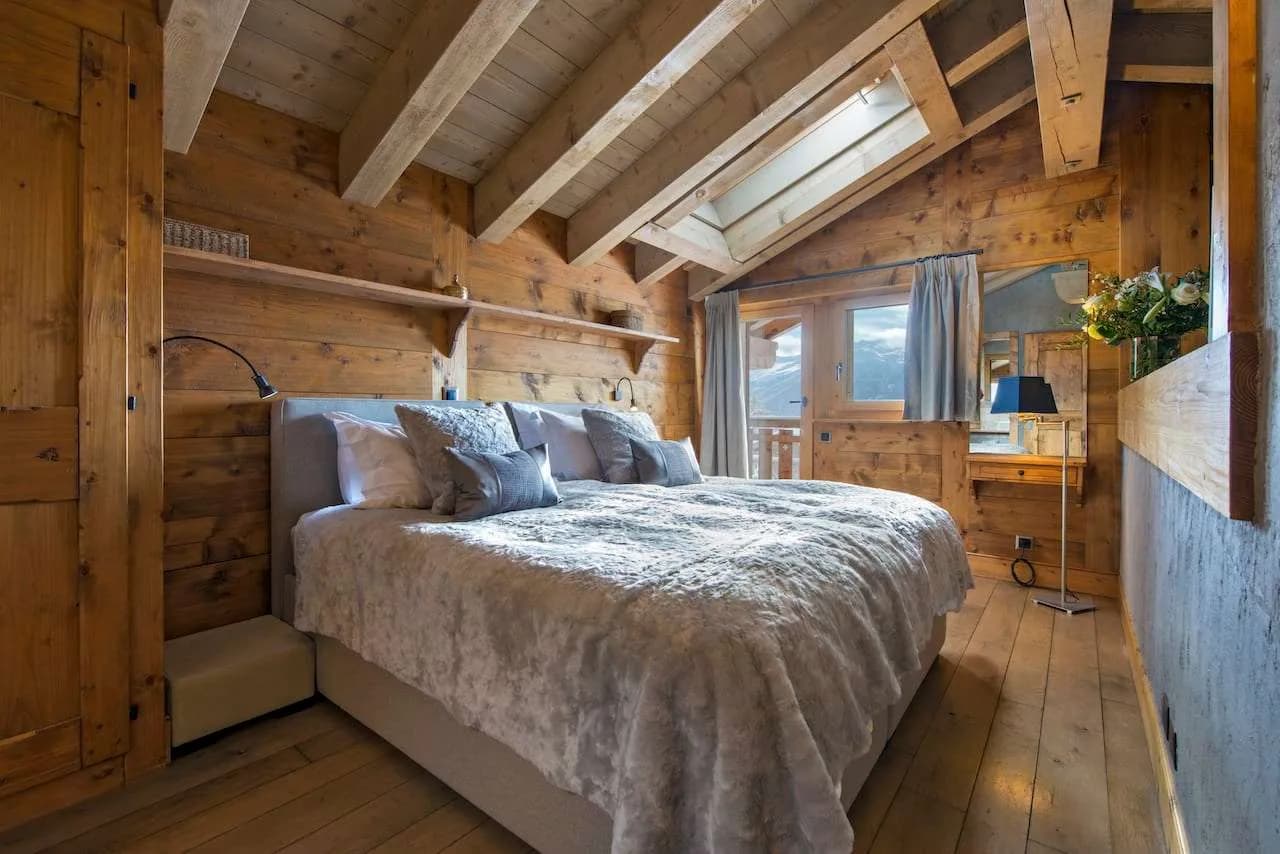 Refined Verbier Chalet With Scenic Views photo 3
