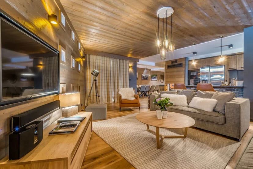 Contemporary Alpine Retreat Overlooking La Face