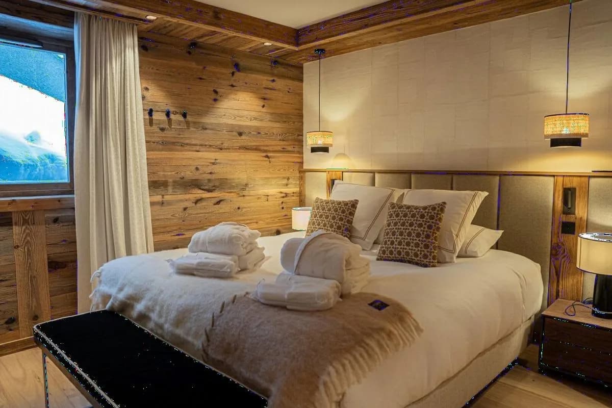 Luxury Alpine Chalet with Private Spa photo 3
