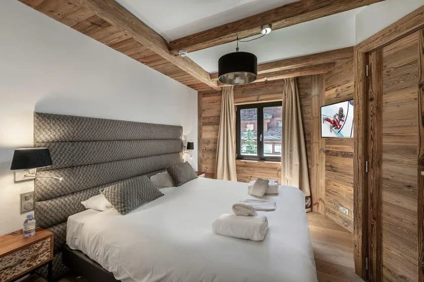 Savoyard Style Apartment in Resort Center photo 3