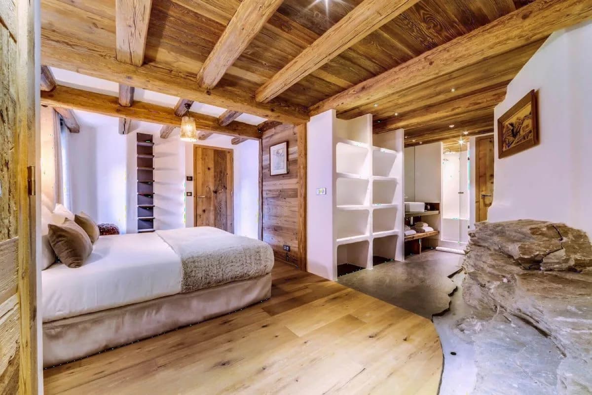Panoramic Alpine Chalet with Private Spa photo 3