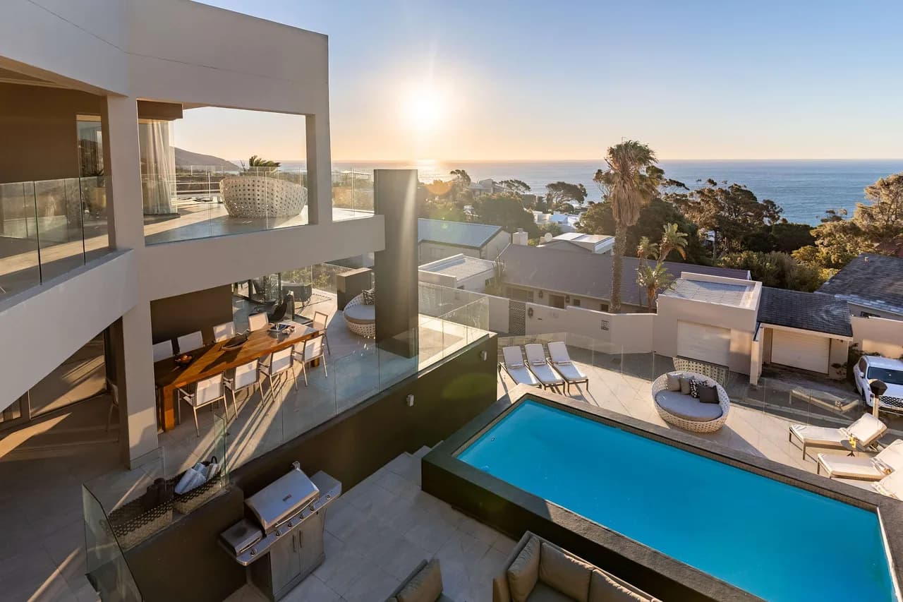 Ocean View Nine Bedroom Villa in Camps Bay photo 3