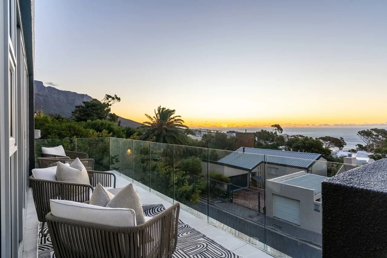 Ocean View Nine Bedroom Villa in Camps Bay photo 5