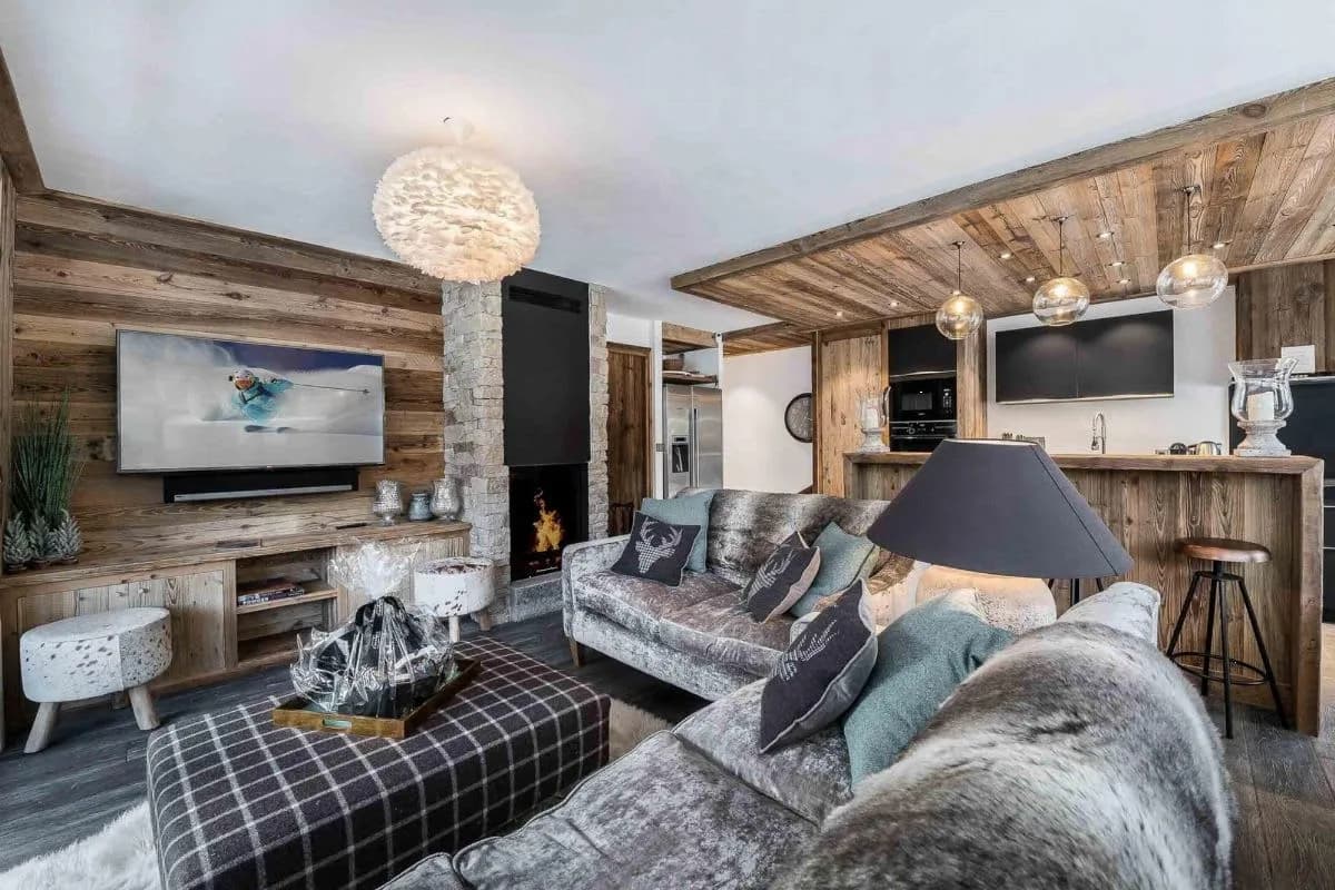 Alpine Apartment With Traditional Mountain